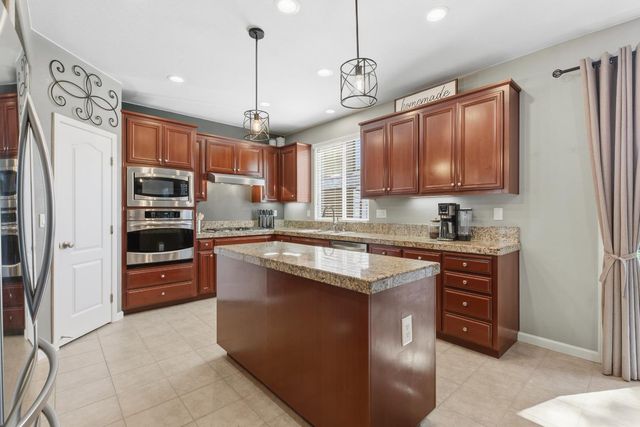 1504 Christiansen Dr, Modesto, CA 95355