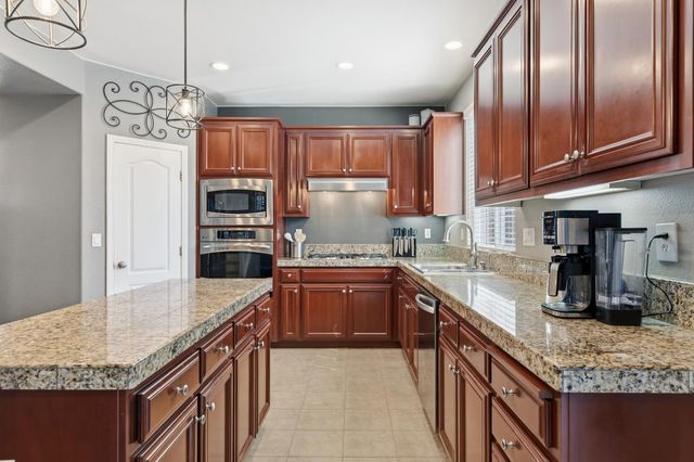 1504 Christiansen Dr, Modesto, CA 95355