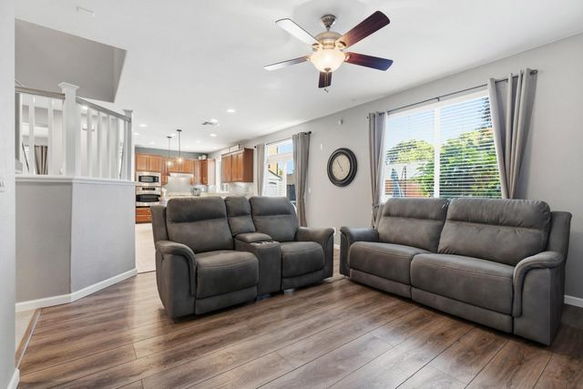 1504 Christiansen Dr, Modesto, CA 95355
