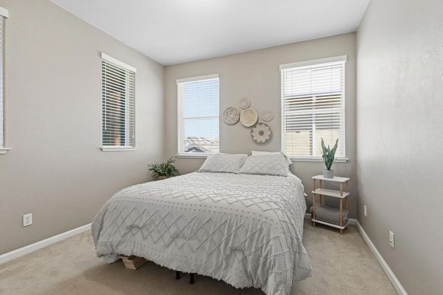 1504 Christiansen Dr, Modesto, CA 95355