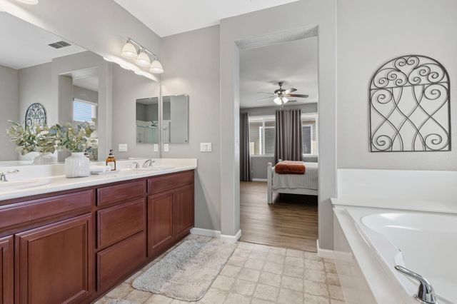 1504 Christiansen Dr, Modesto, CA 95355