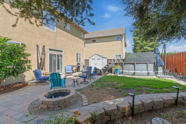 1504 Christiansen Dr, Modesto, CA 95355