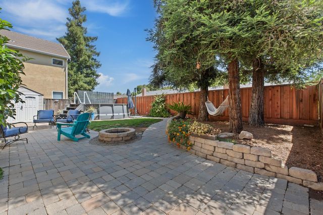 1504 Christiansen Dr, Modesto, CA 95355