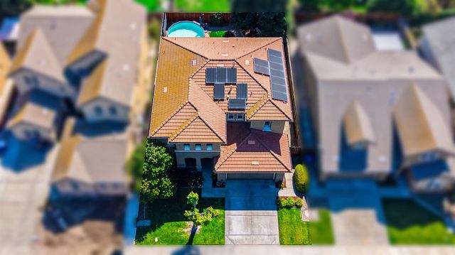 1504 Christiansen Dr, Modesto, CA 95355