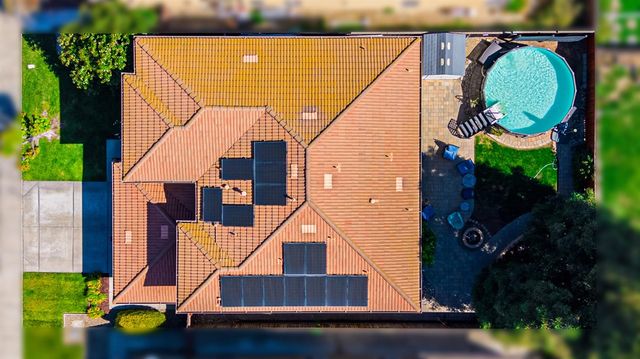 1504 Christiansen Dr, Modesto, CA 95355
