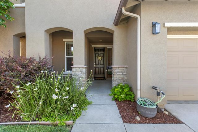 1504 Christiansen Dr, Modesto, CA 95355