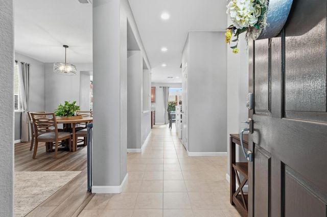 1504 Christiansen Dr, Modesto, CA 95355