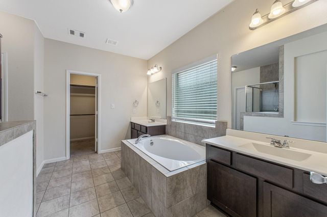 431 American Black Bear Drive, Crosby, TX 77532