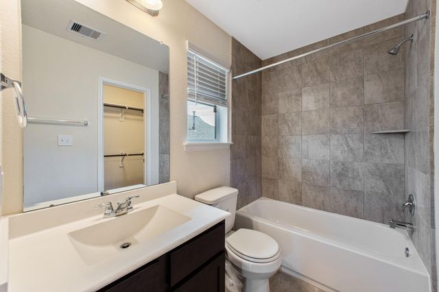431 American Black Bear Drive, Crosby, TX 77532