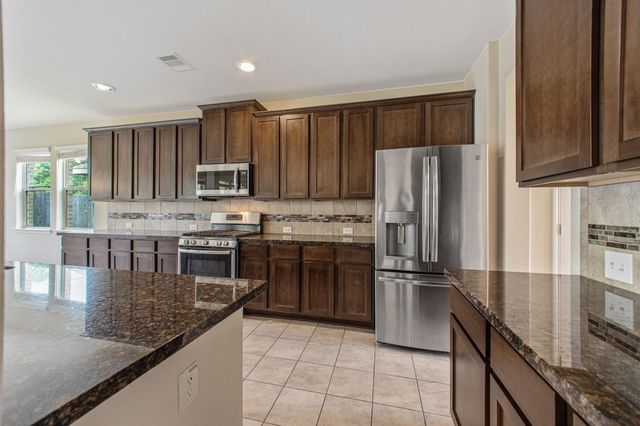 431 American Black Bear Drive, Crosby, TX 77532