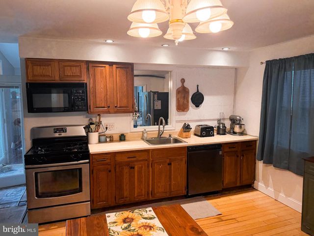 334 W BROAD ST, Hatfield, PA 19440