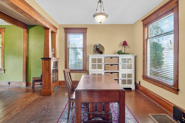 1007 N Howard Street, Indianola, IA 50125