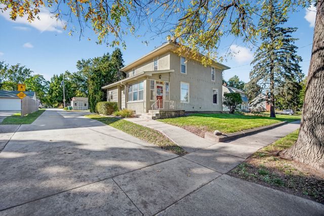 1007 N Howard Street, Indianola, IA 50125