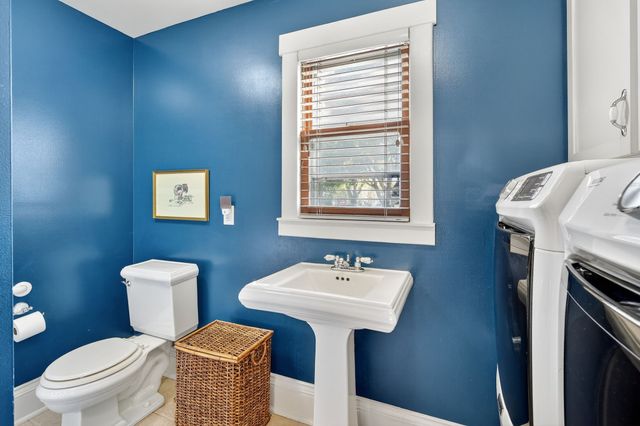 1007 N Howard Street, Indianola, IA 50125