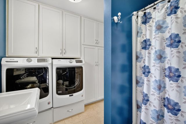 1007 N Howard Street, Indianola, IA 50125