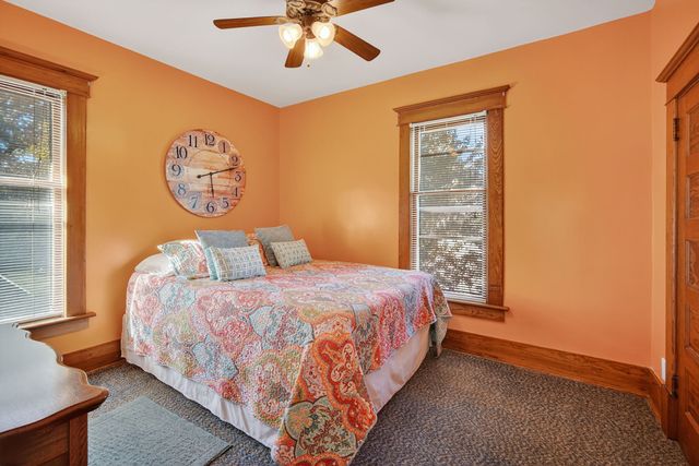 1007 N Howard Street, Indianola, IA 50125