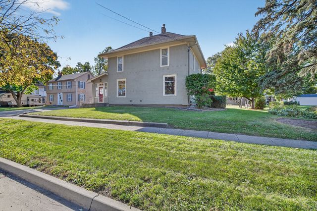 1007 N Howard Street, Indianola, IA 50125