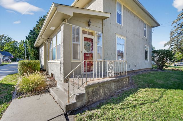 1007 N Howard Street, Indianola, IA 50125