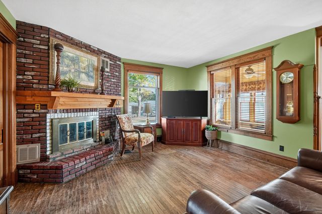 1007 N Howard Street, Indianola, IA 50125