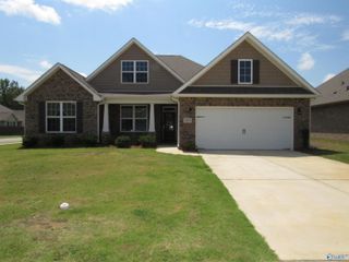 3035 Henry Road SE, Decatur, AL 35603