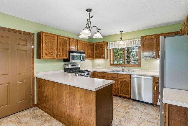 12725 Ethelton Way, Apple Valley, MN 55124