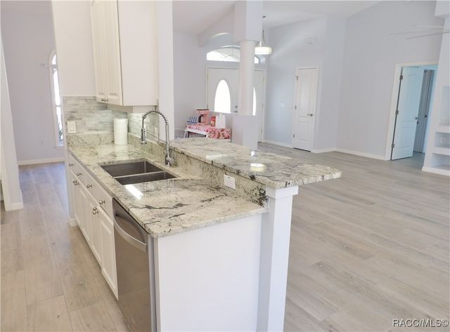 5774 N Lamp Post Drive, Beverly Hills, FL 34465