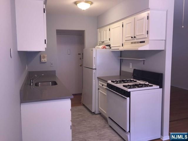 712 Cedar Lane 2, Teaneck, NJ 07666