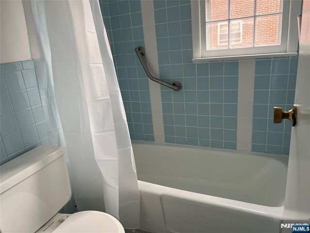 712 Cedar Lane 2, Teaneck, NJ 07666