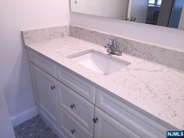 712 Cedar Lane 2, Teaneck, NJ 07666