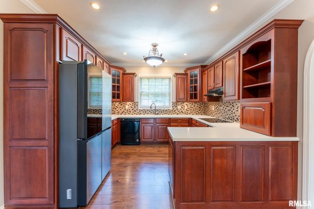 306 ARBOR Drive, Carterville, IL 62918