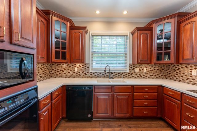 306 ARBOR Drive, Carterville, IL 62918