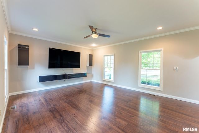 306 ARBOR Drive, Carterville, IL 62918