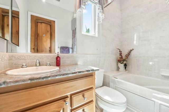 30002 Via Maria Elena, Bonsall, CA 92003