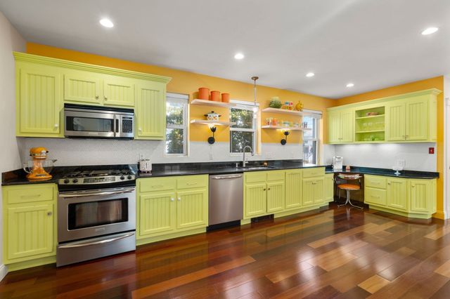 34 Marion Ave, Norwood, MA 02062