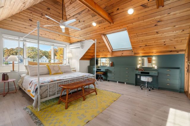 34 Marion Ave, Norwood, MA 02062