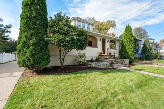 34 Marion Ave, Norwood, MA 02062