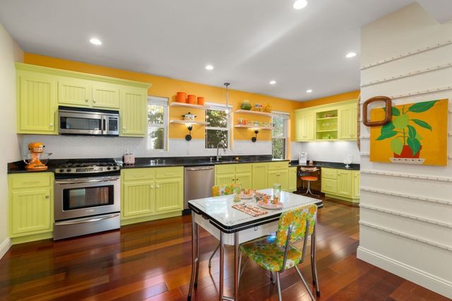 34 Marion Ave, Norwood, MA 02062