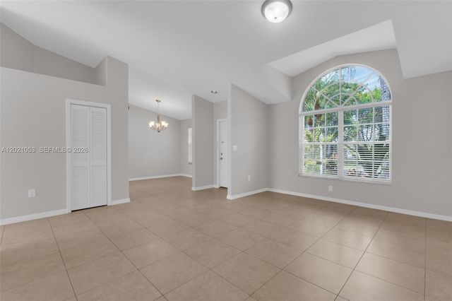 10635 NW 54th St, Doral, FL 33178