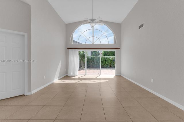 10635 NW 54th St, Doral, FL 33178