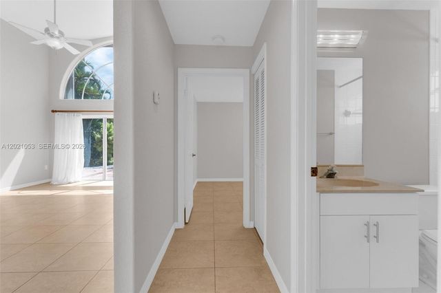 10635 NW 54th St, Doral, FL 33178