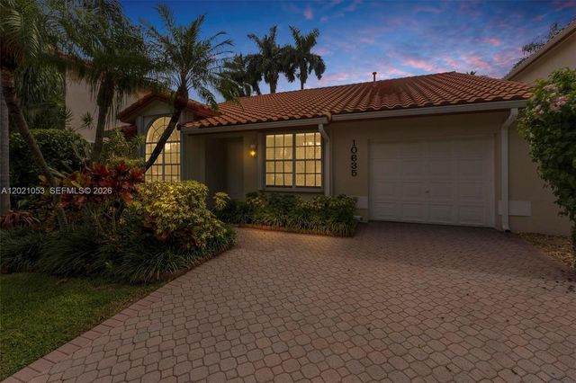 10635 NW 54th St, Doral, FL 33178