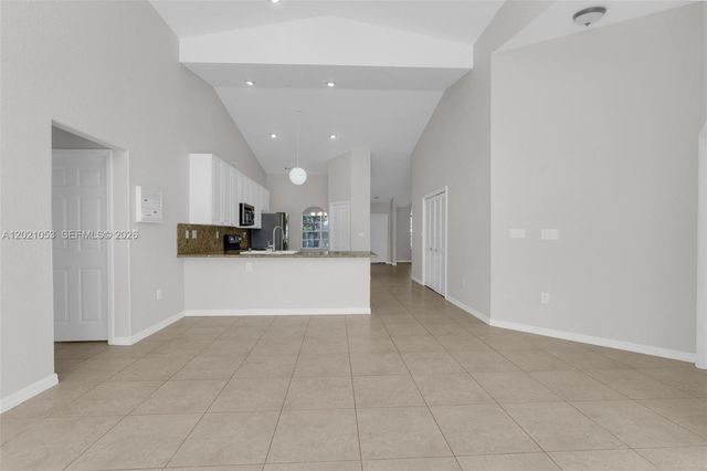 10635 NW 54th St, Doral, FL 33178
