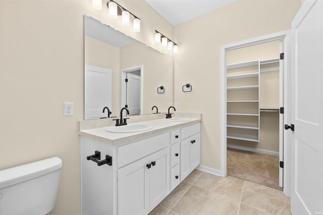 1004 E Hawthorn Lane, Columbia City, IN 46725