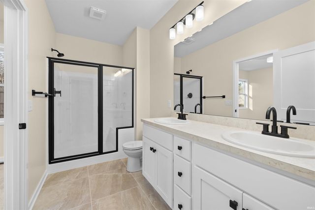 1004 E Hawthorn Lane, Columbia City, IN 46725