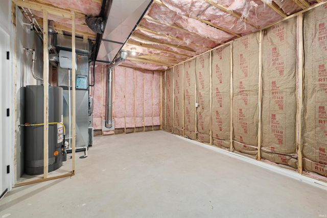 1004 E Hawthorn Lane, Columbia City, IN 46725