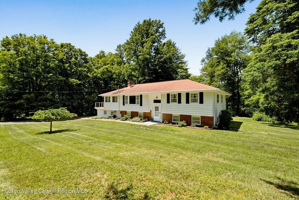 94 Lodge Road, Saugerties, NY 12477
