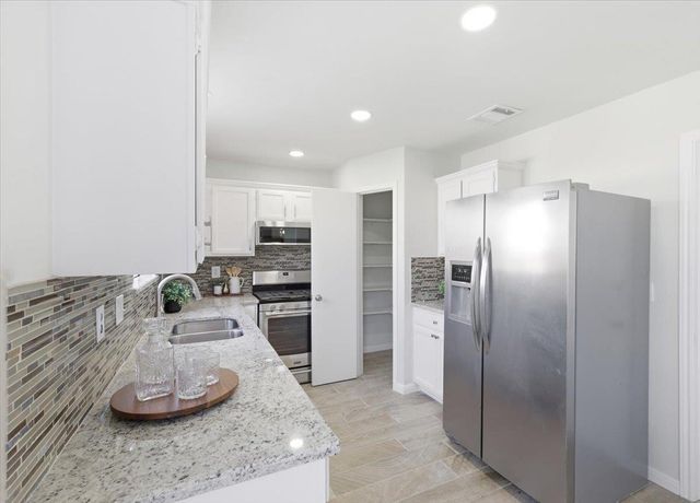 1000 Bodgers DR, Austin, TX 78753