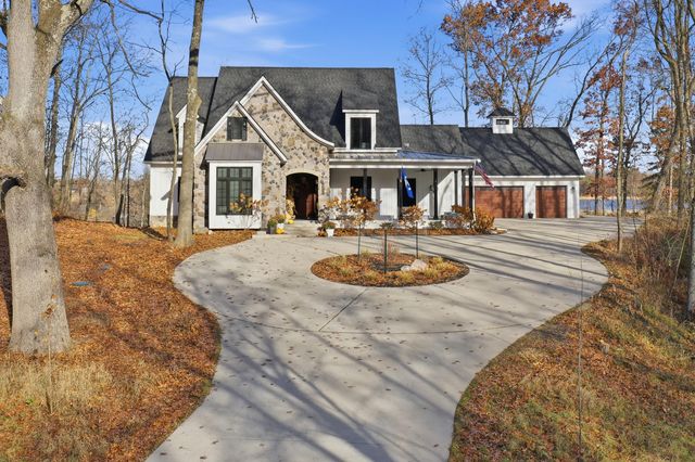 8035 Hidden Shores Drive, Fenton, MI 48430