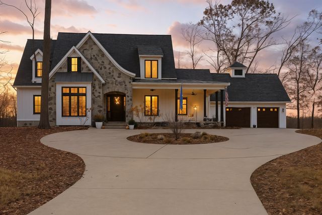 8035 Hidden Shores Drive, Fenton, MI 48430