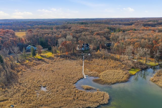 8035 Hidden Shores Drive, Fenton, MI 48430